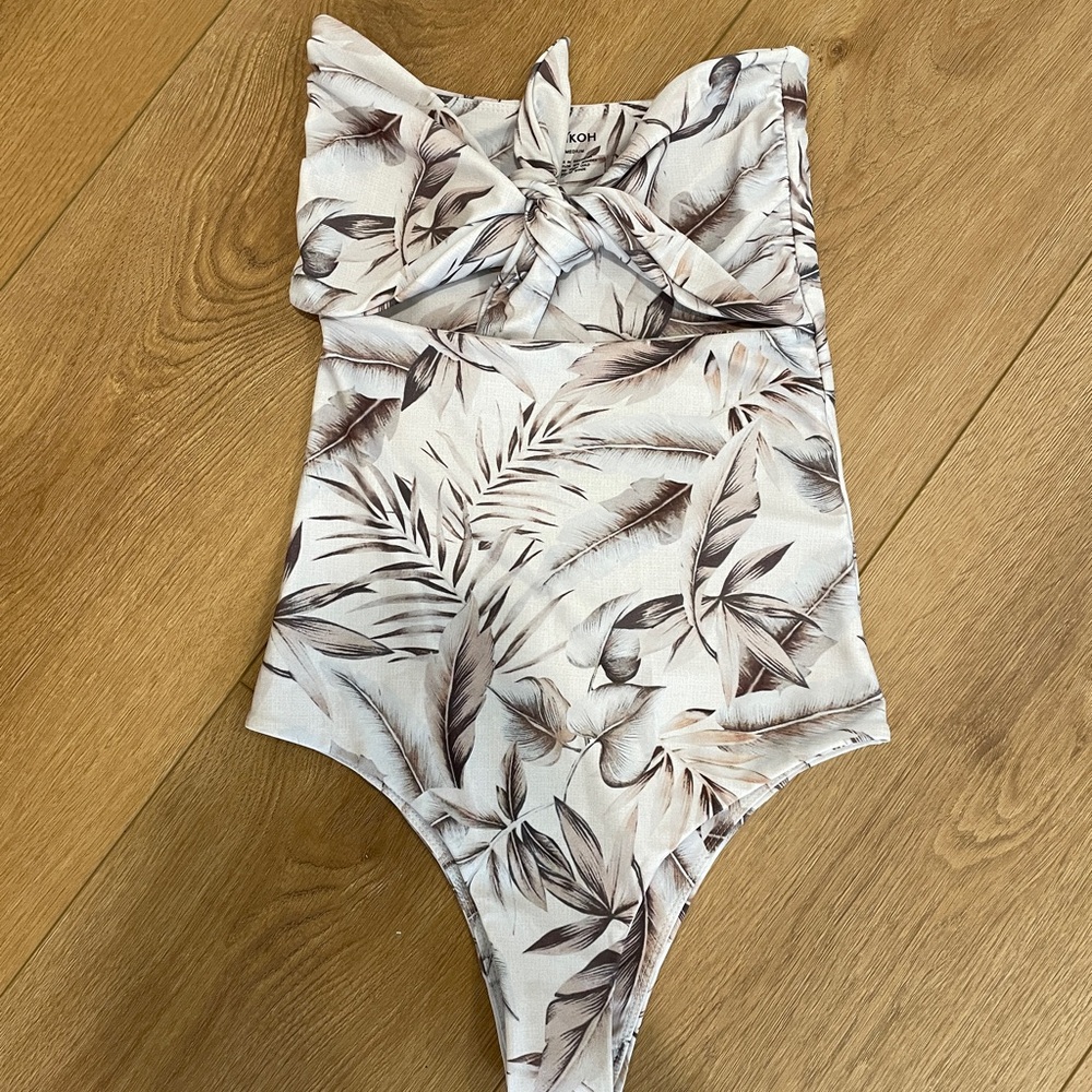 Mikoh Size Medium Strapless One Piece